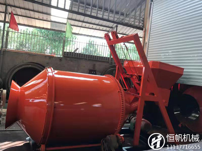 畜禽糞便堆肥處理生產(chǎn)有機(jī)肥的工藝與設(shè)備(圖4) 禽糞混合設(shè)備