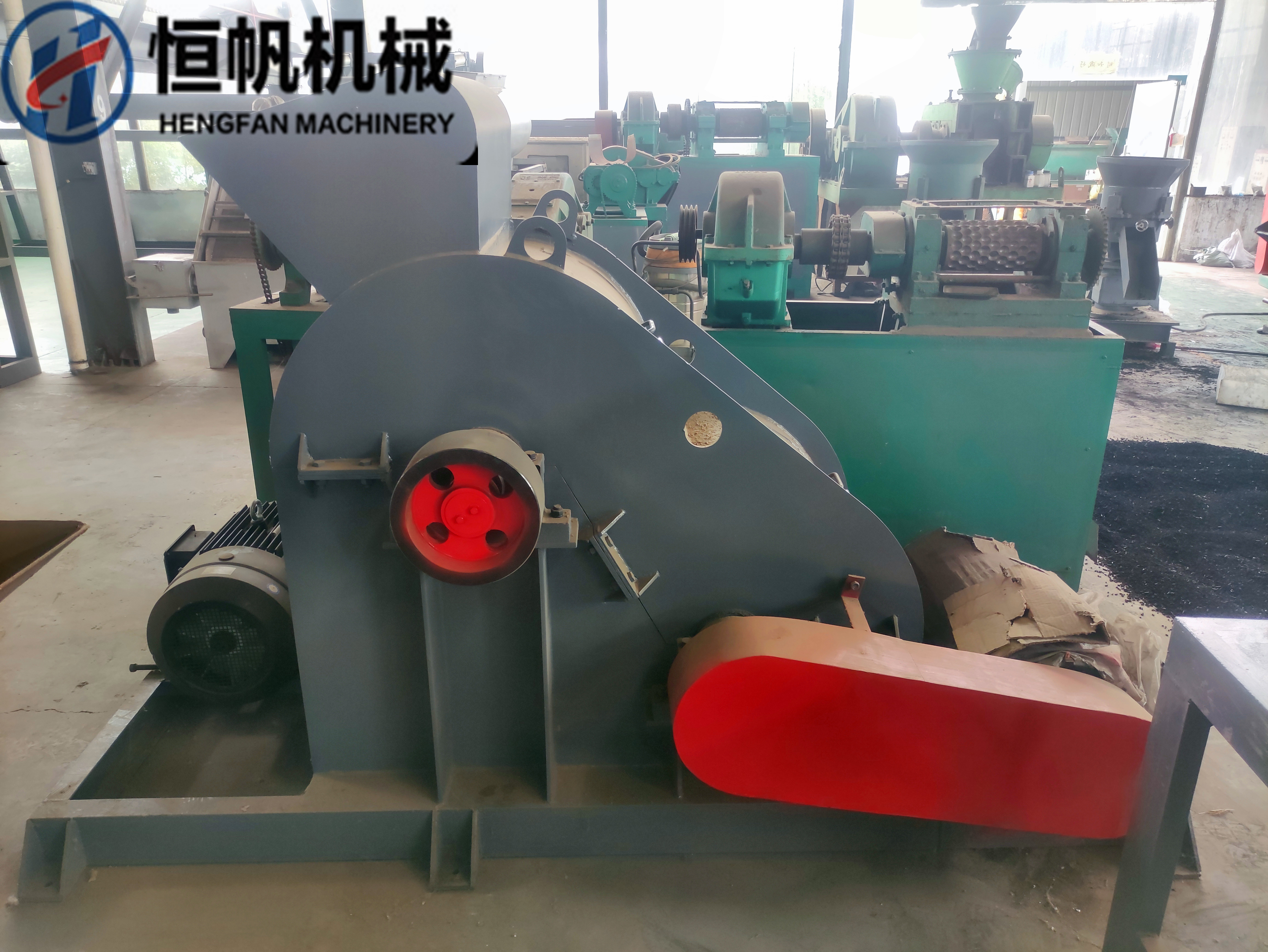 翻堆機(jī)與其他類型機(jī)如“打翻機(jī)”、 “攪拌機(jī)”、“螺旋翻攪機(jī)”等相比具有顯著特點(圖1)